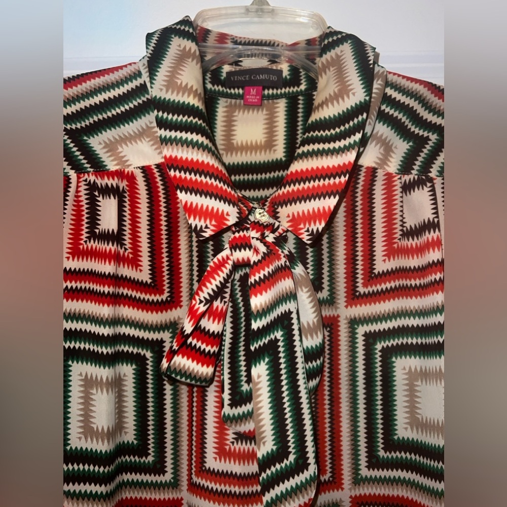 Vince Camuto Size M. Multi-colored.